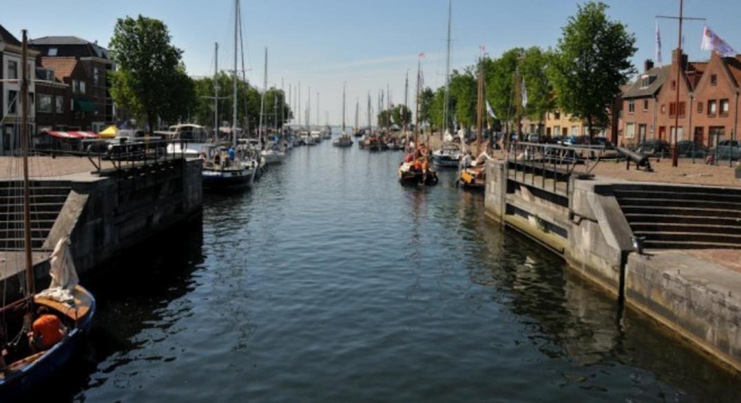 Logement Hellevoetsluis Exterior photo